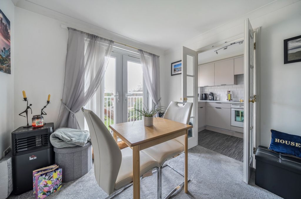 Additional image 7 of 1 bed flat for saleSwallows Court, Pool Close, Spalding, Lincolnshire PE11