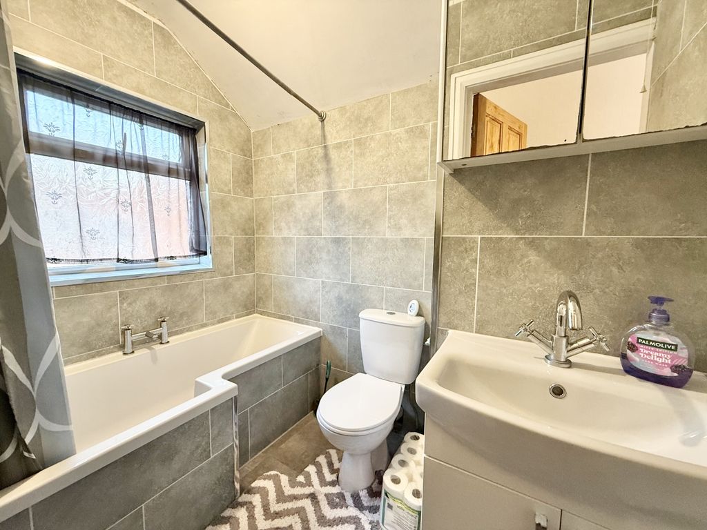 Additional image 7 of 2 bed flat for saleRichmond Road, South Shields NE34