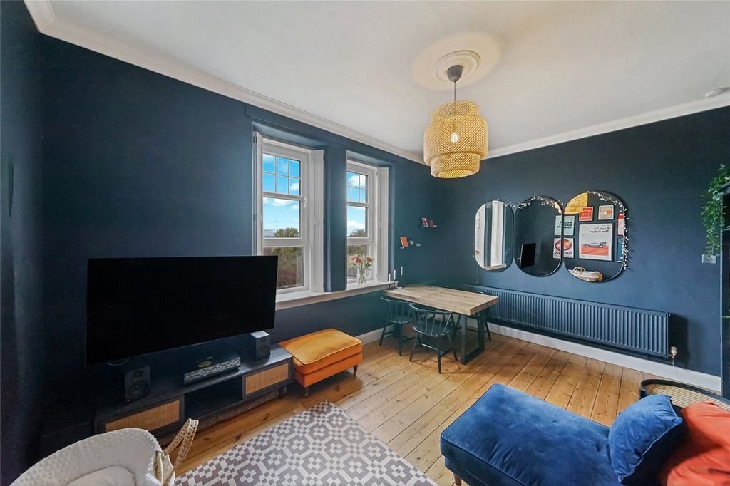 Additional image 4 of 3 bed flat for saleCastle Court, Stirling, Stirlingshire FK8
