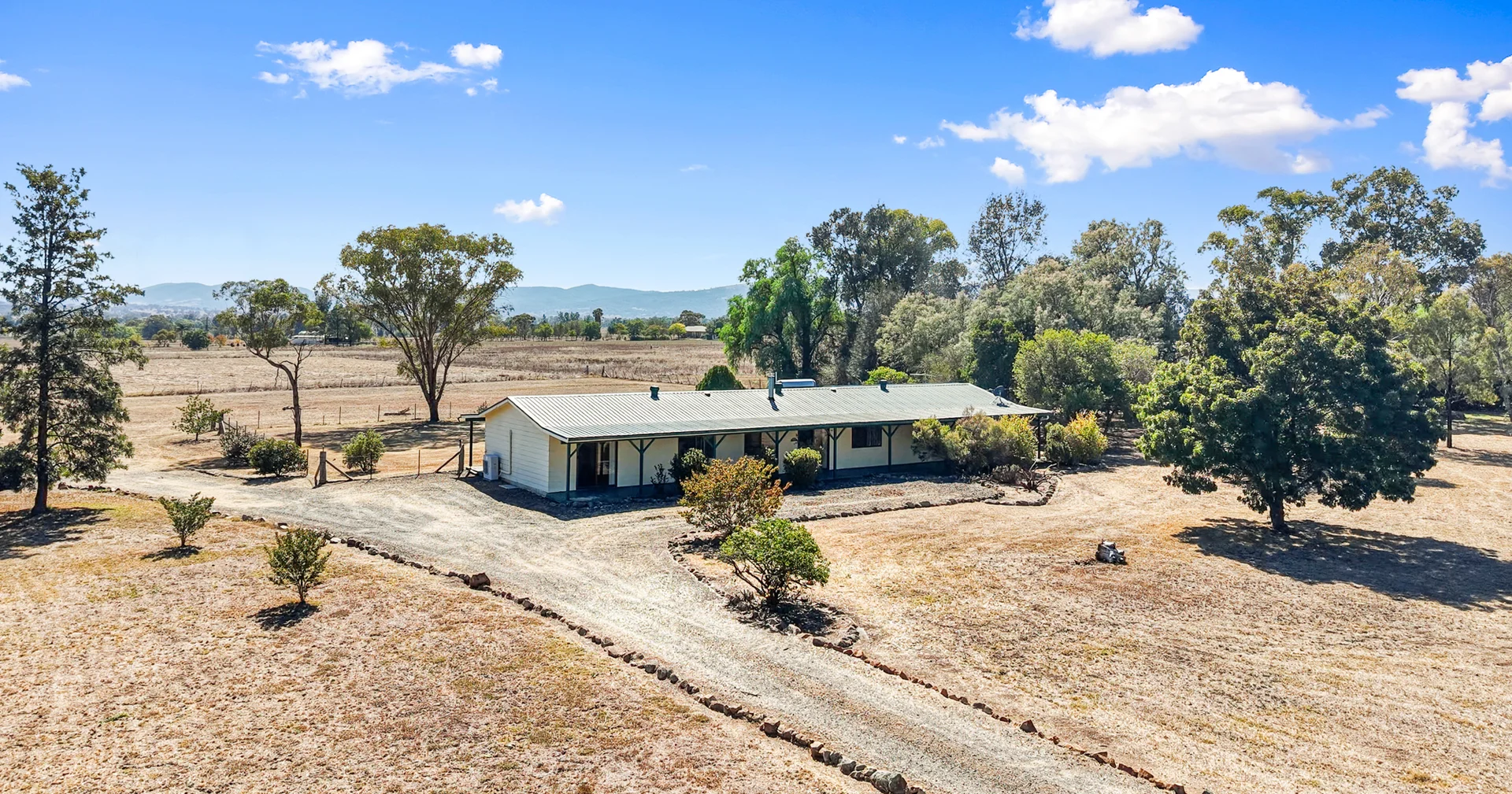 27 Stanley Crescent, Quirindi NSW 2343 photo 2