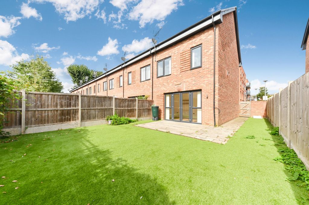 Additional image 3 of 3 bed semi-detached house for saleReynard Way, Brentford TW8