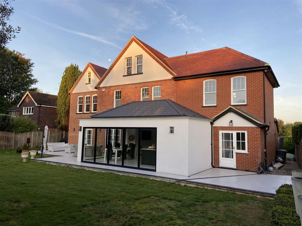 Additional image 15 of 6 bed detached house for saleGreenway, Hutton Mount, Brentwood CM13