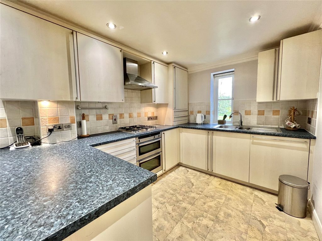 Additional image 7 of 2 bed flat for salePercy Gardens, Blandford Forum, Dorset DT11