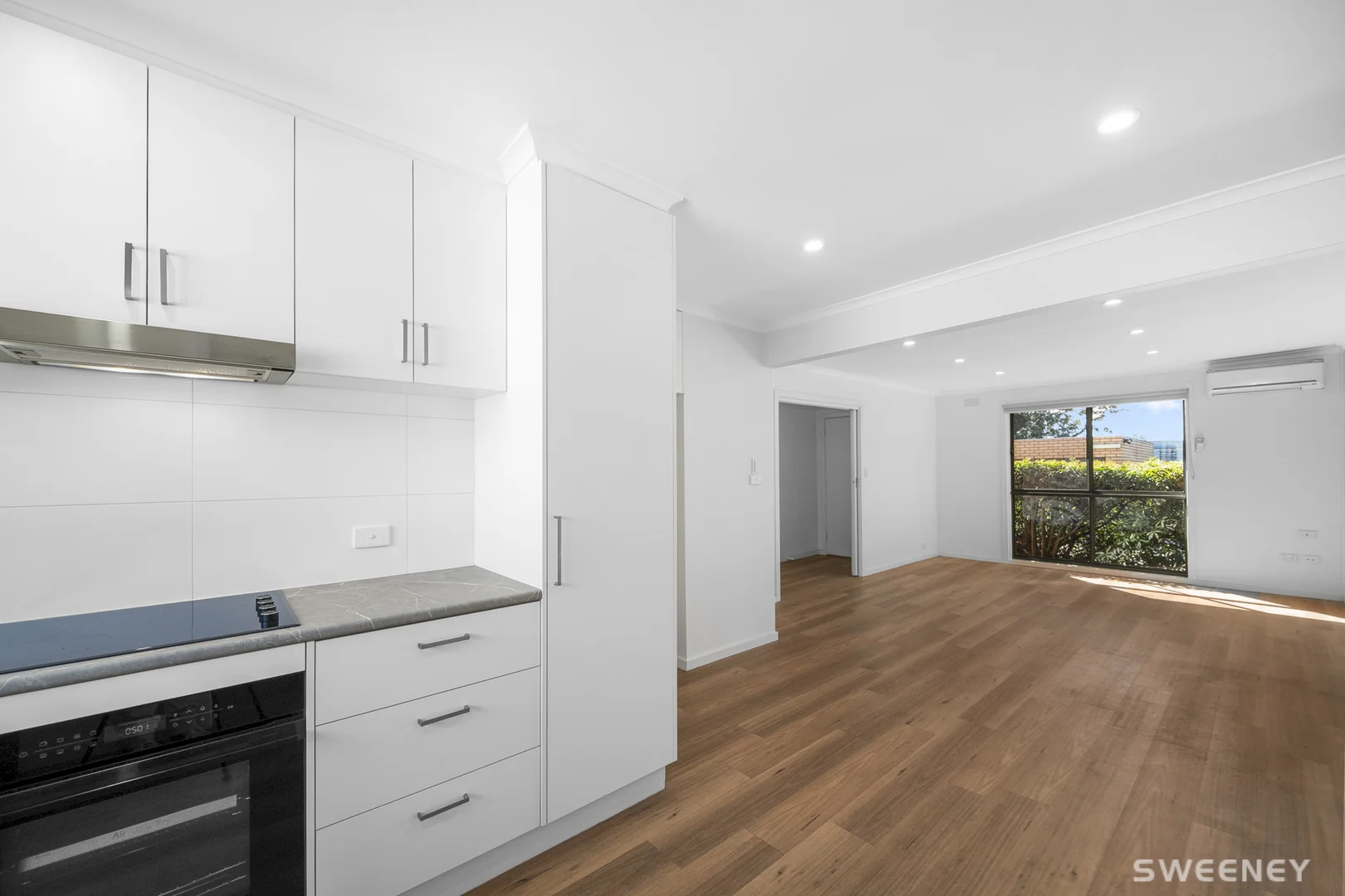 2/2 Corrigan Avenue, Brooklyn VIC 3012 photo 4