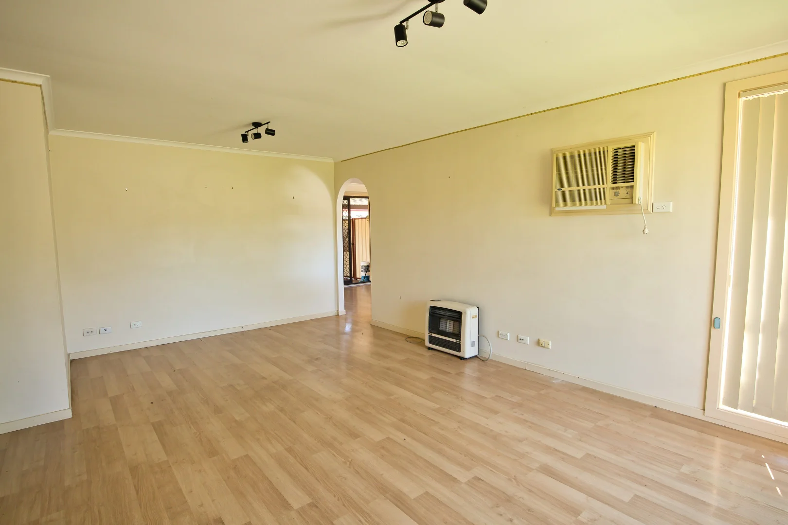 Additional image 2 of 19 Weaver Place, Minchinbury NSW 2770