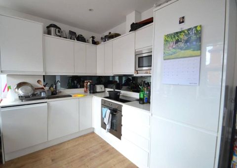 Grand Parade, Green Lanes, London N4