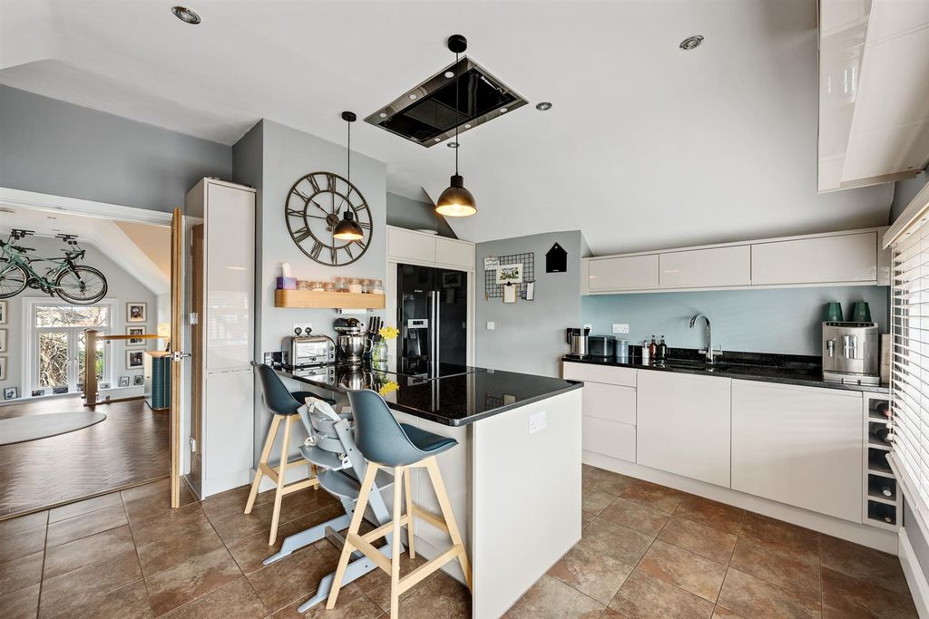 Additional image 4 of 3 bed flat for saleHomefield Road, Bromley BR1