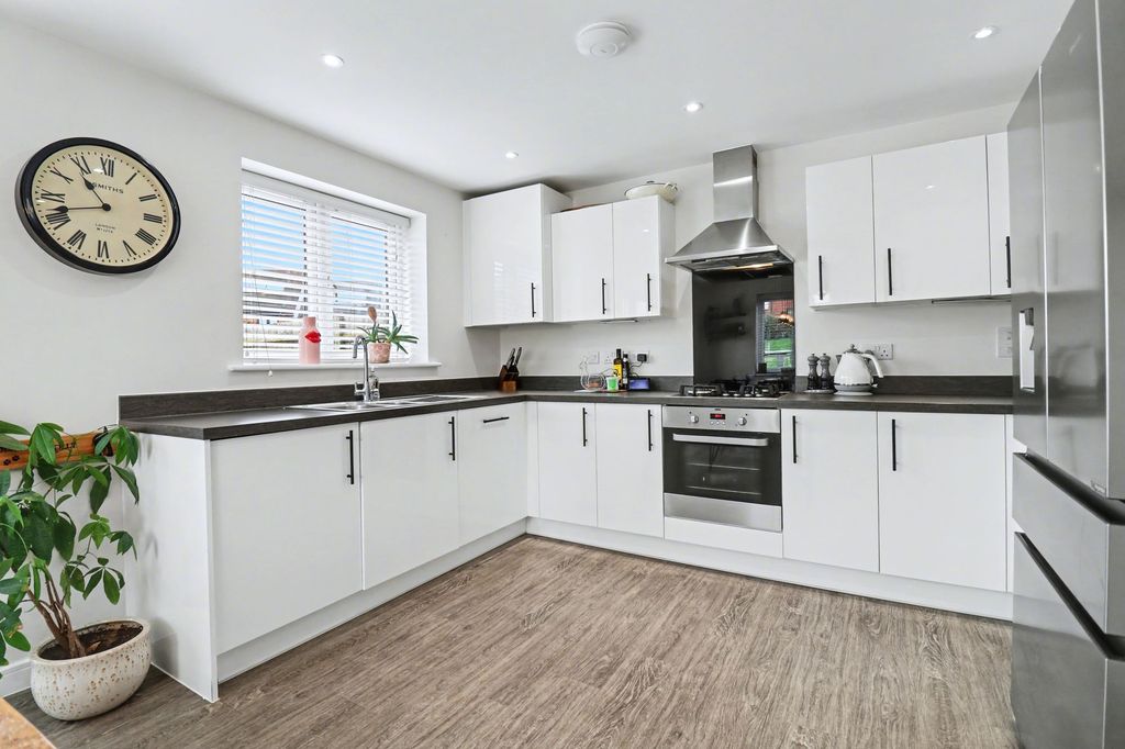 Additional image 2 of 3 bed semi-detached house for saleClaypit Copse, Bursledon SO31