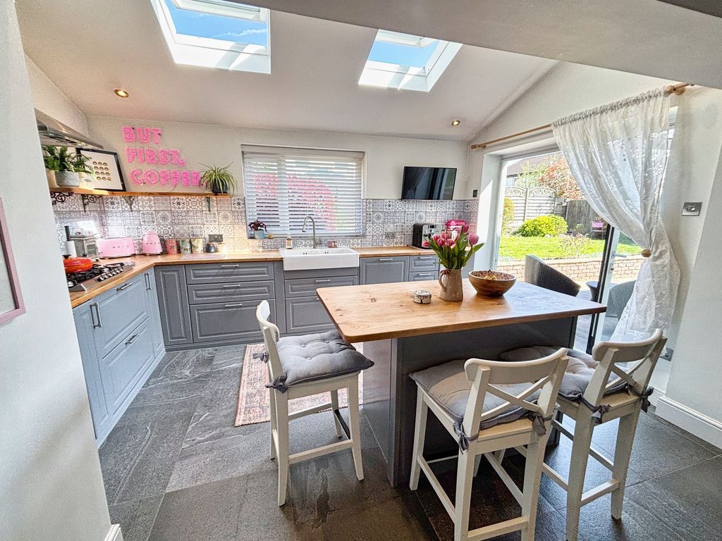 Additional image 12 of 5 bed detached house for saleRogers Lane, Laleston CF32