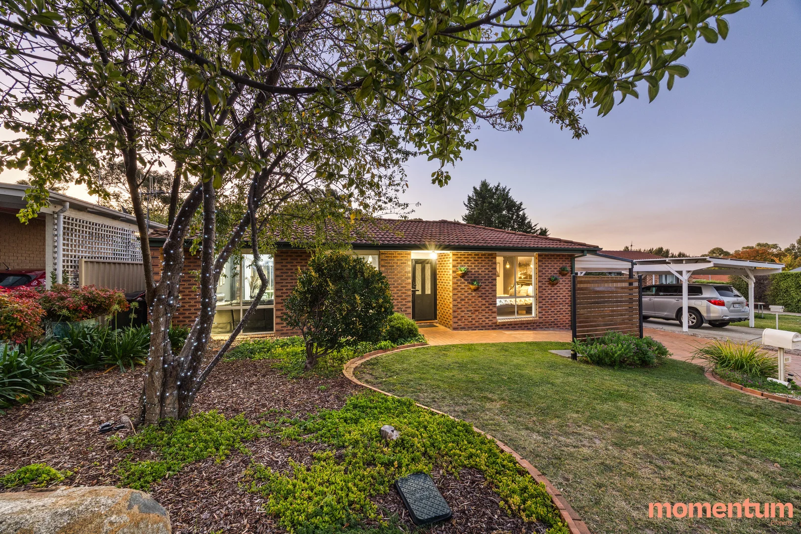 11 Moon Place, Gordon ACT 2906 photo 4