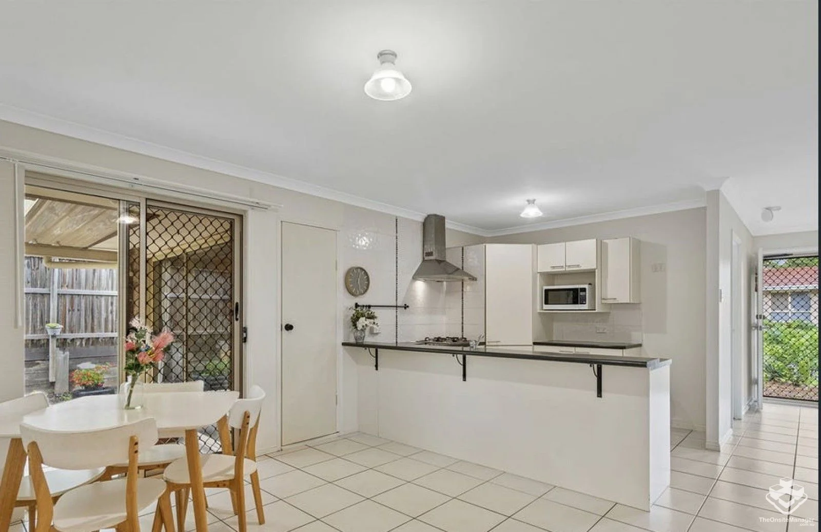 32 Collinson Street, Runcorn QLD 4113 photo 4