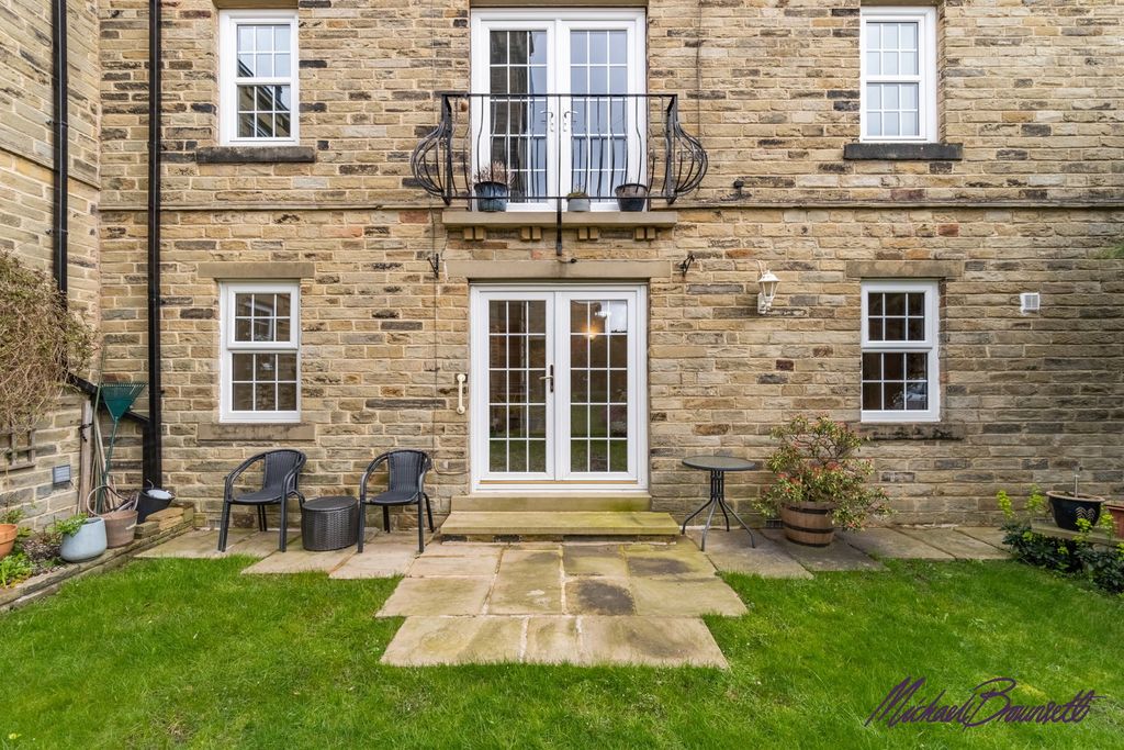 Additional image 7 of 2 bed flat for saleVillage Street, Norwood Green, Halifax HX3