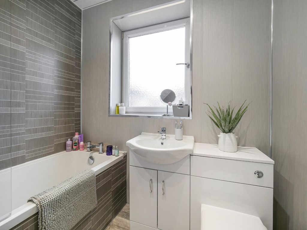 Additional image 4 of 3 bed semi-detached house for saleDunrobin Avenue, Elderslie, Johnstone, Renfrewshire PA5
