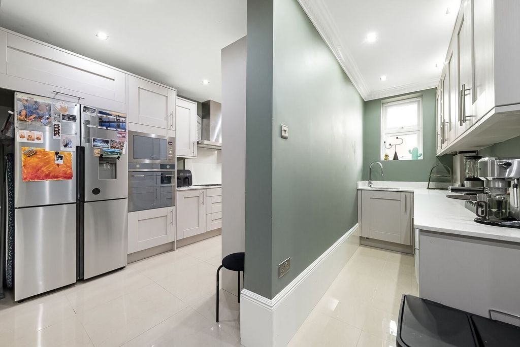 Additional image 4 of 3 bed flat for salePalace Grove, Bromley BR1