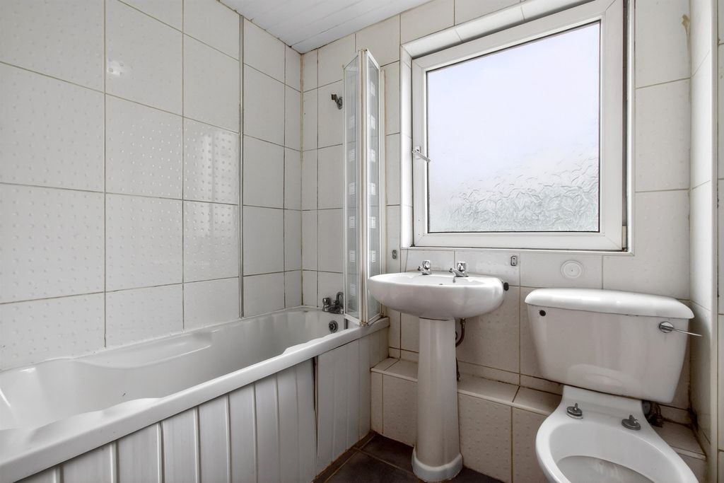 Additional image 13 of 3 bed flat for saleDeedes Street, Airdrie ML6