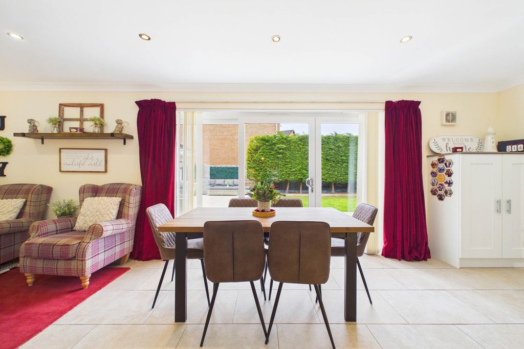 Additional image 8 of 4 bed detached bungalow for saleMorris Crescent, Motherwell ML1
