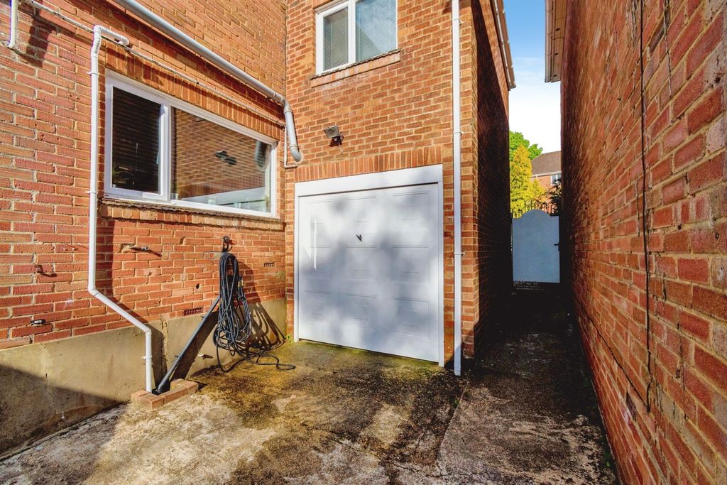 Additional image 18 of 4 bed detached house for saleBassett Dale, Southampton SO16