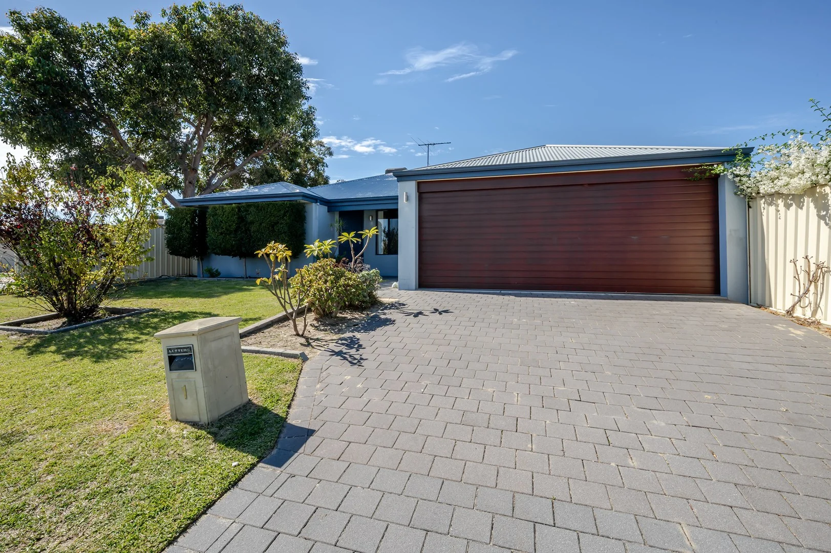 1 Rosea Way, Banksia Grove WA 6031