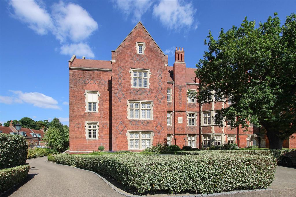 Additional image 11 of 2 bed flat for saleThe Galleries, Warley, Brentwood CM14