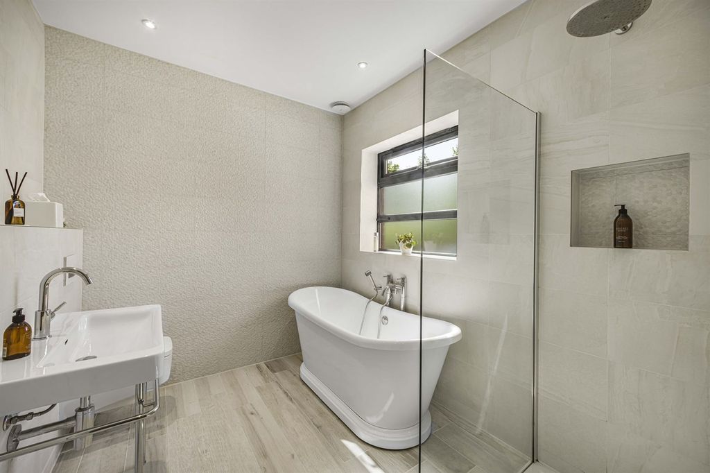 Additional image 13 of 5 bed detached house for saleAlan Drive, Hale WA15
