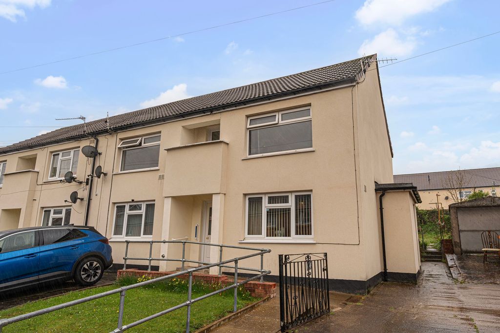 2 bed flat for saleSouth Avenue, Sebastopol NP4