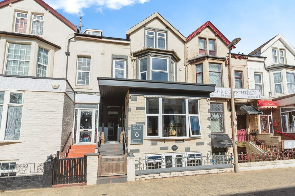 9 bed flat for saleSt. Chads Road, Blackpool, Lancashire FY1