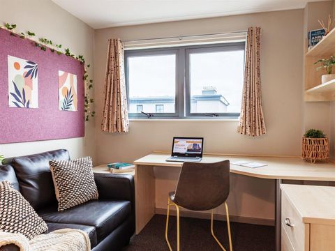 Crown Street, Reading RG1, Studio to rent