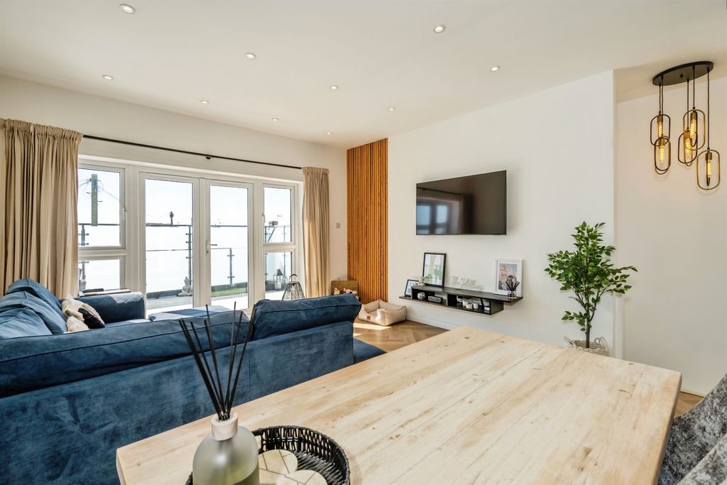 Additional image 5 of 2 bed flat for saleElmer Road, Bognor Regis PO22