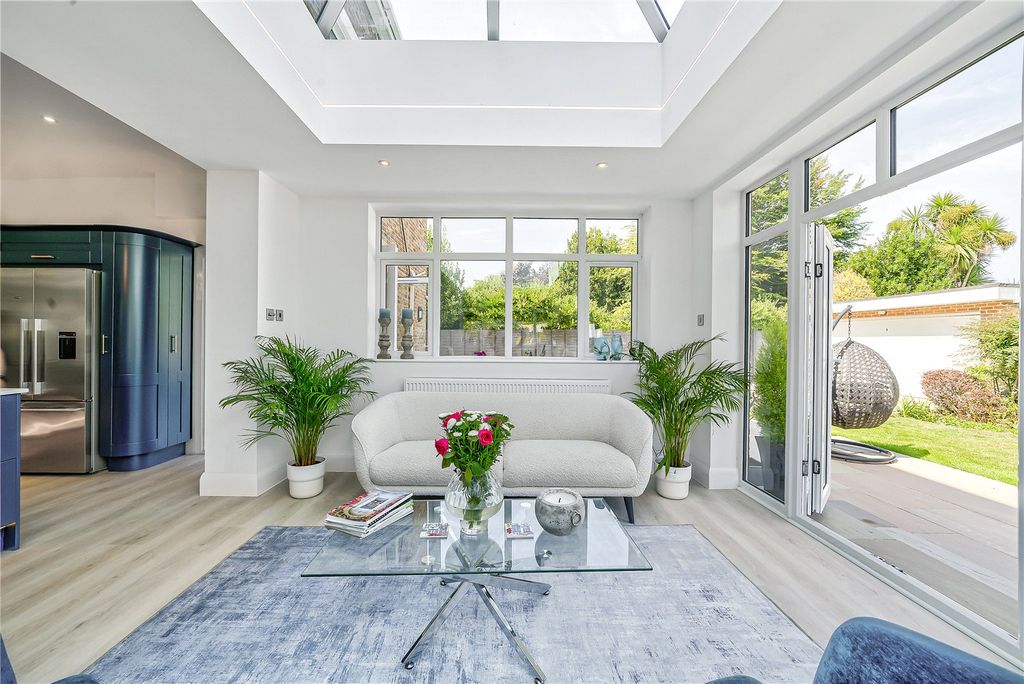 Additional image 11 of 6 bed detached house for saleSouth Walk, Middleton-On-Sea, West Sussex PO22