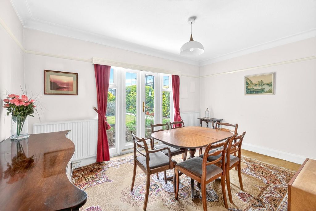 Additional image 6 of 3 bed semi-detached house for saleBoston Gardens, Brentford TW8