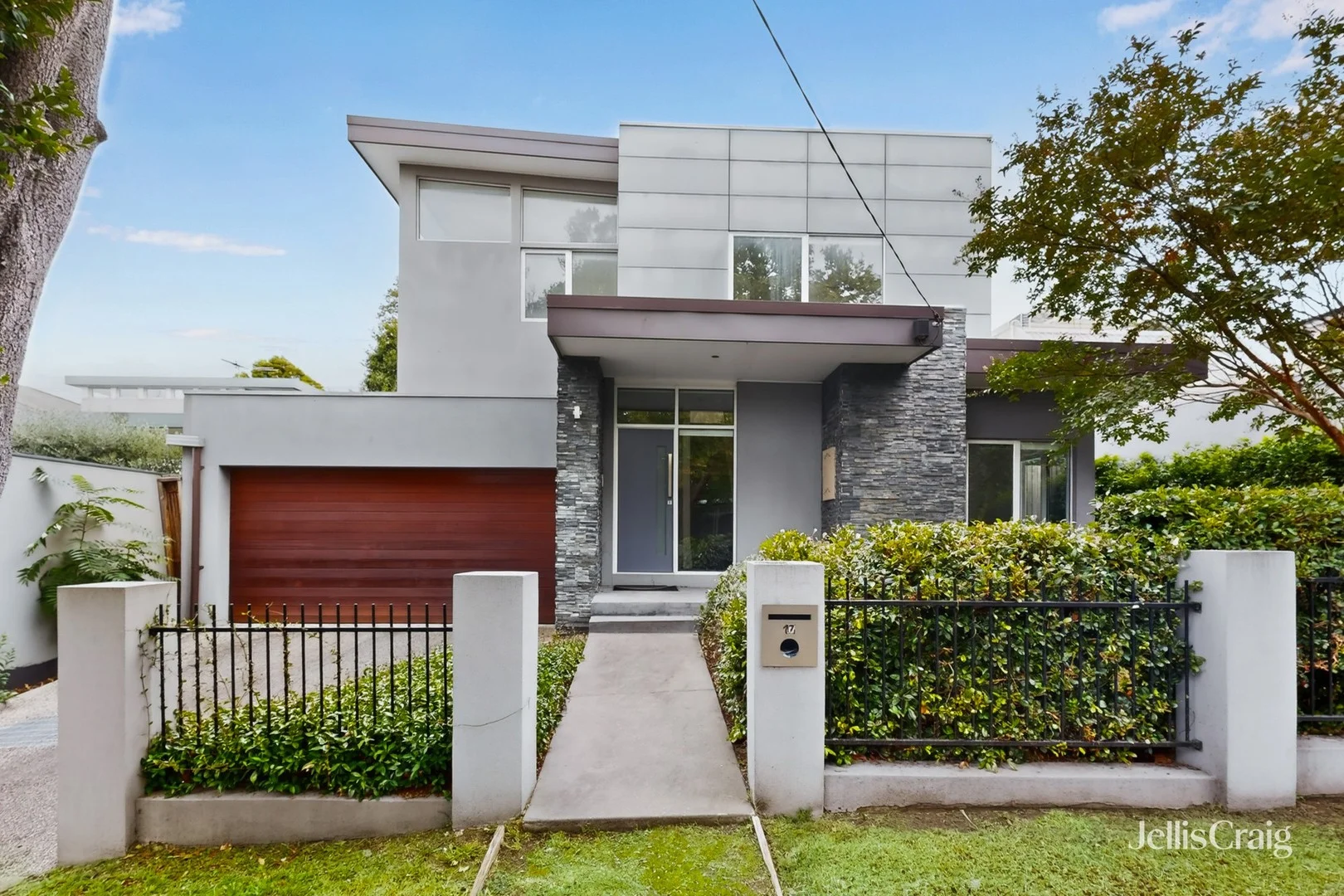 17 Daphne Street, Canterbury VIC 3126
