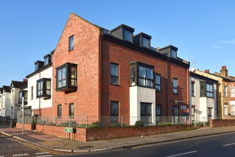 Elmers End Road, Beckenham BR3