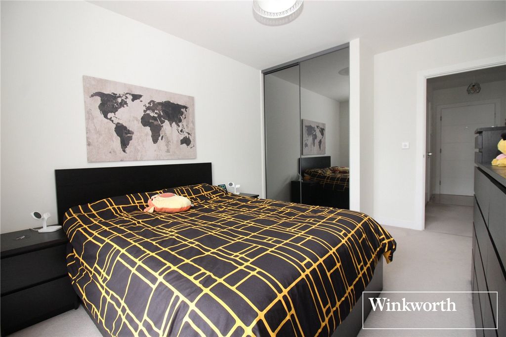 Additional image 7 of 2 bed flat for saleStation Road, Borehamwood, Hertfordshire WD6