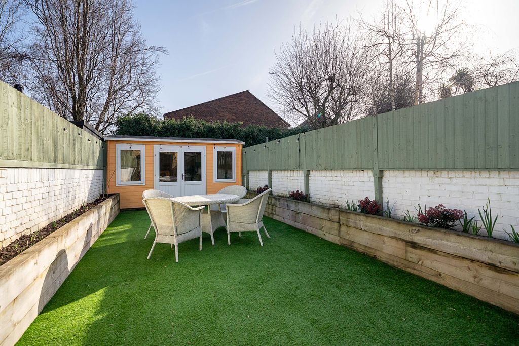 Additional image 19 of 4 bed detached house for saleYork Road, Brentford TW8