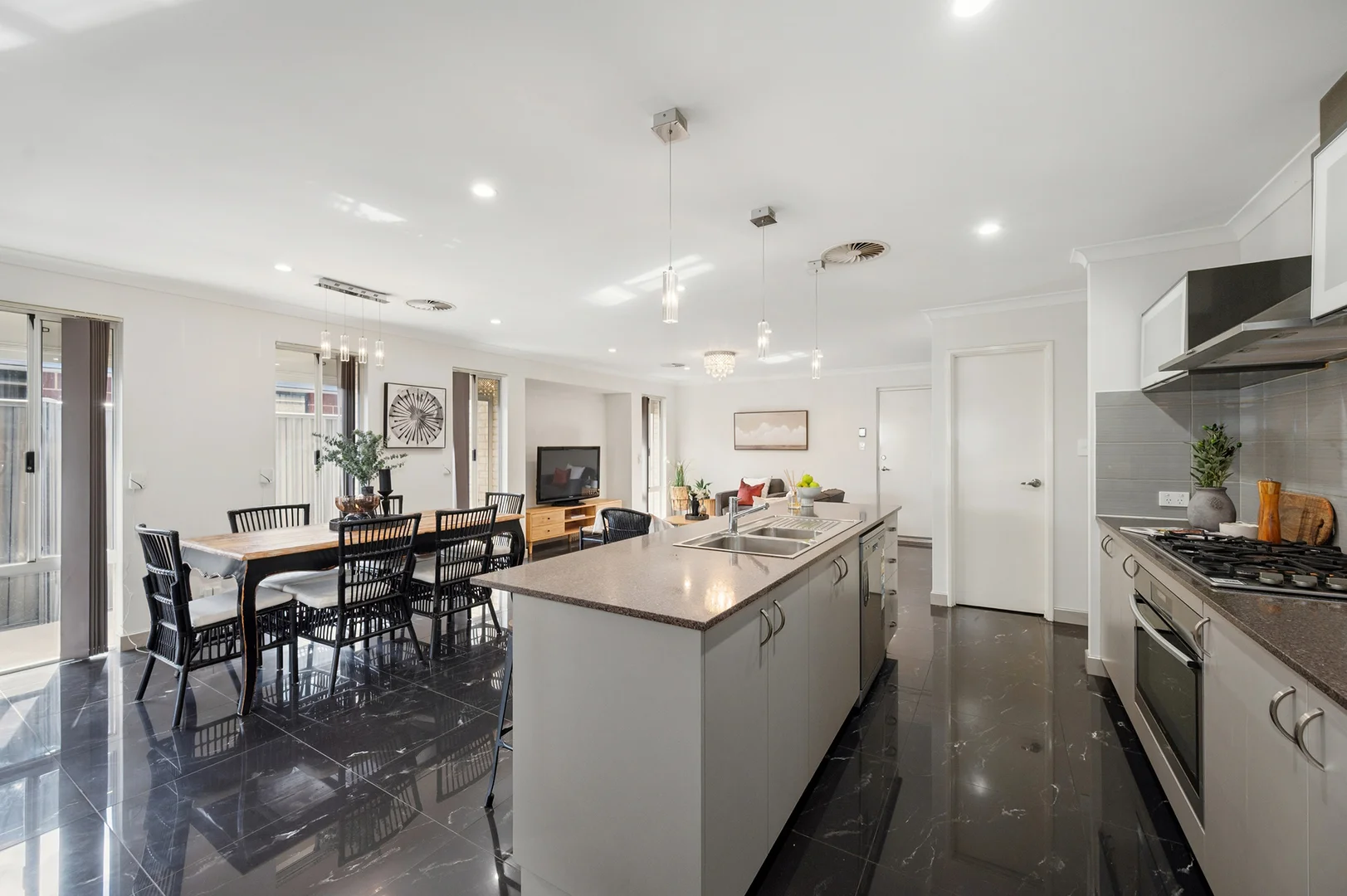 Additional image 10 of 19 Wimbledon Drive, Piara Waters WA 6112