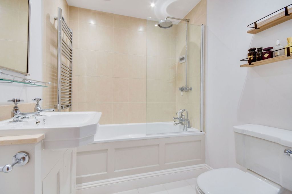 Additional image 34 of 6 bed detached house for saleChallacombe Close, Hutton Mount, Brentwood CM13