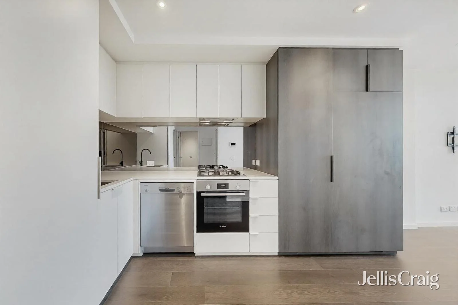 Additional image 4 of 1302/5 Joseph Road, Footscray VIC 3011