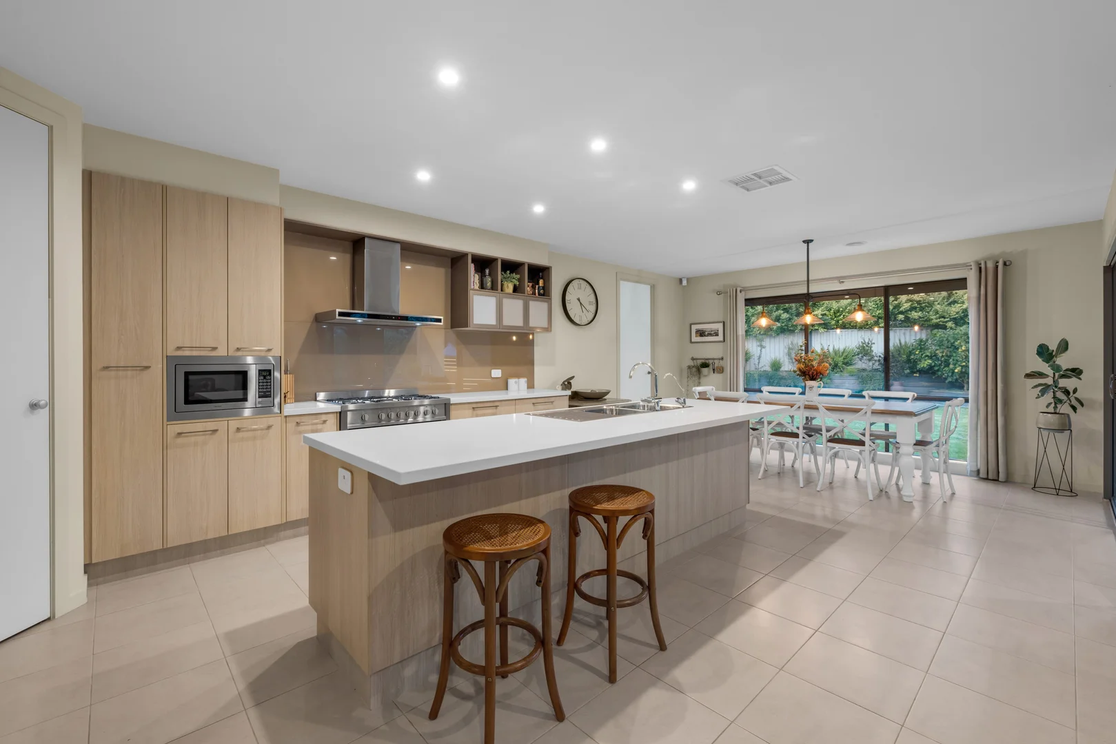 Additional image 5 of 2 Spring Place, Drouin VIC 3818