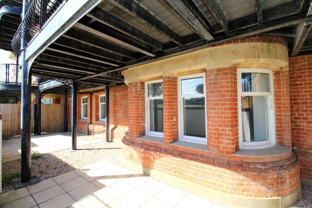 Additional image 13 of 2 bed flat for saleChevalier Road, Felixstowe, Suffolk IP11