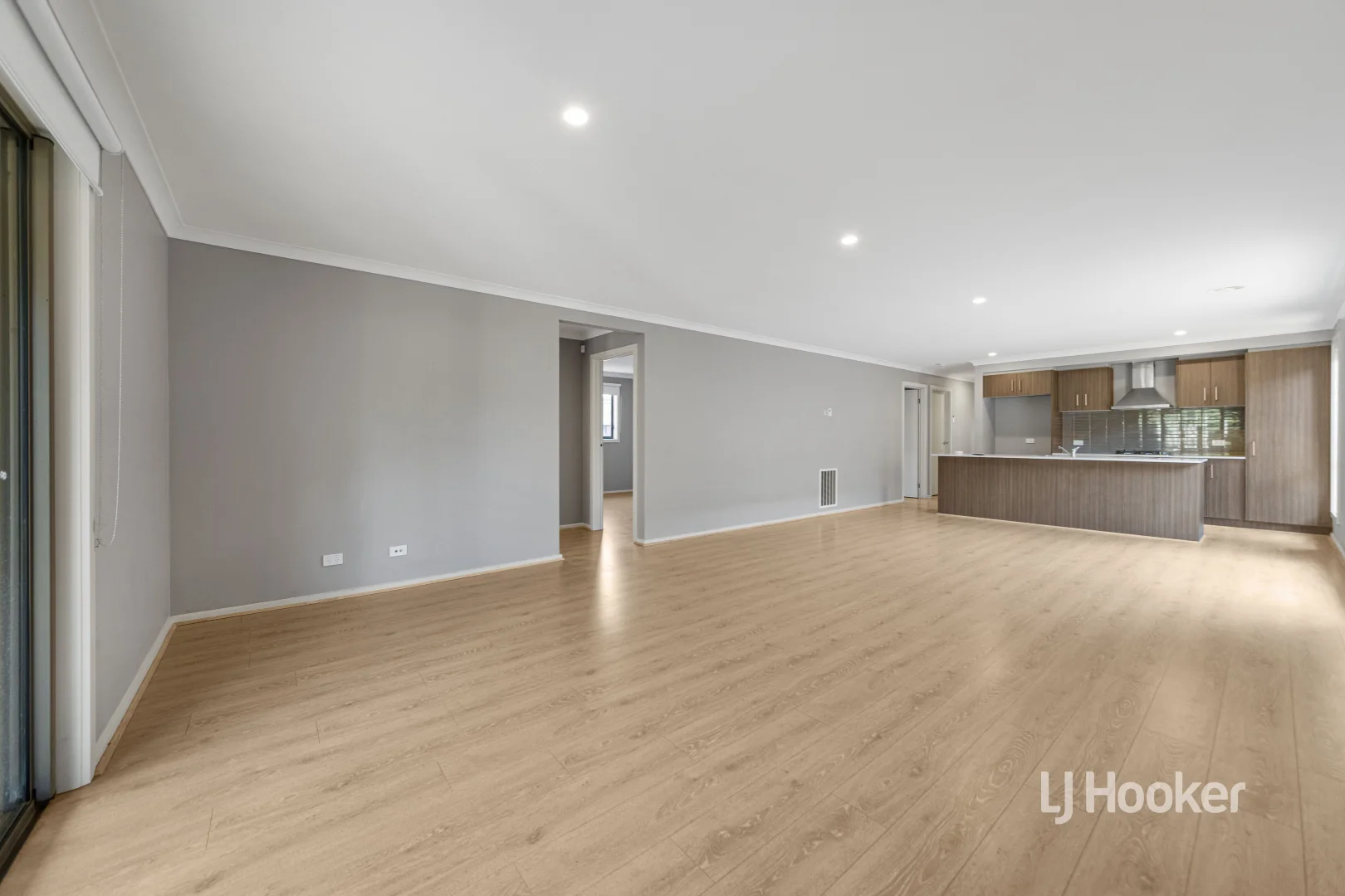 44 Paramount Boulevard, Wyndham Vale VIC 3024 photo 5