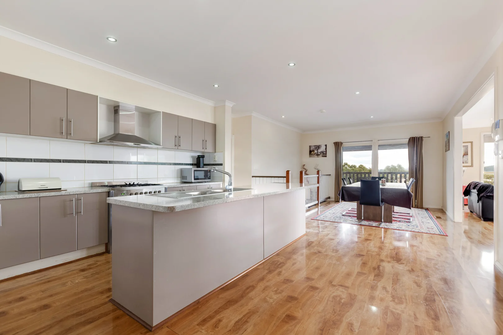 12 Chrystobel Way, Kilmore VIC 3764 photo 5