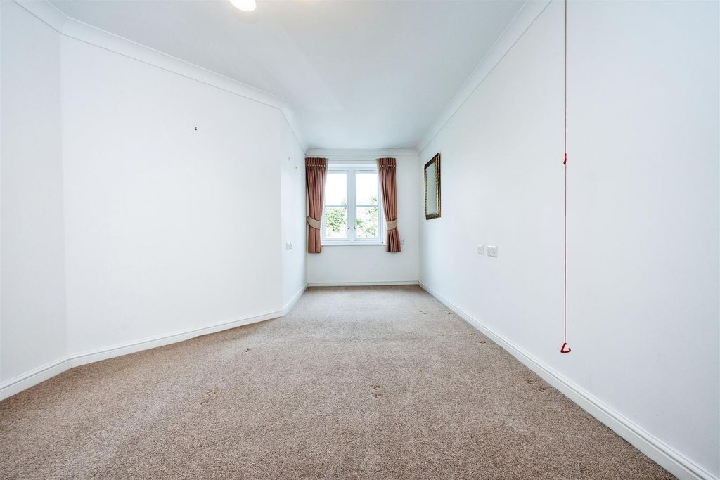 Additional image 9 of 1 bed flat for saleSt Rumbolds Court, Buckingham Road, Brackley NN13