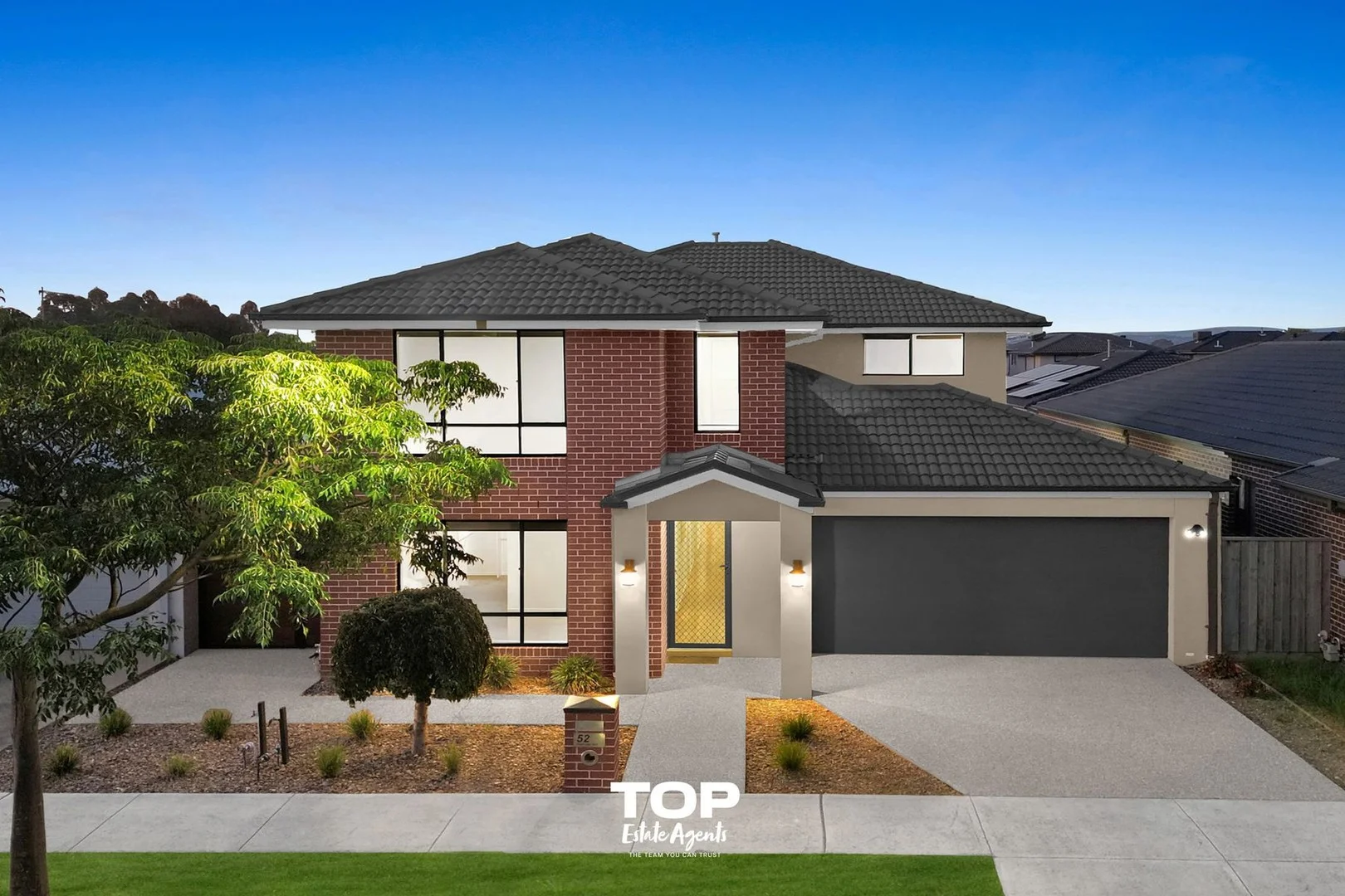 52 Pamplona Way, Clyde North VIC 3978