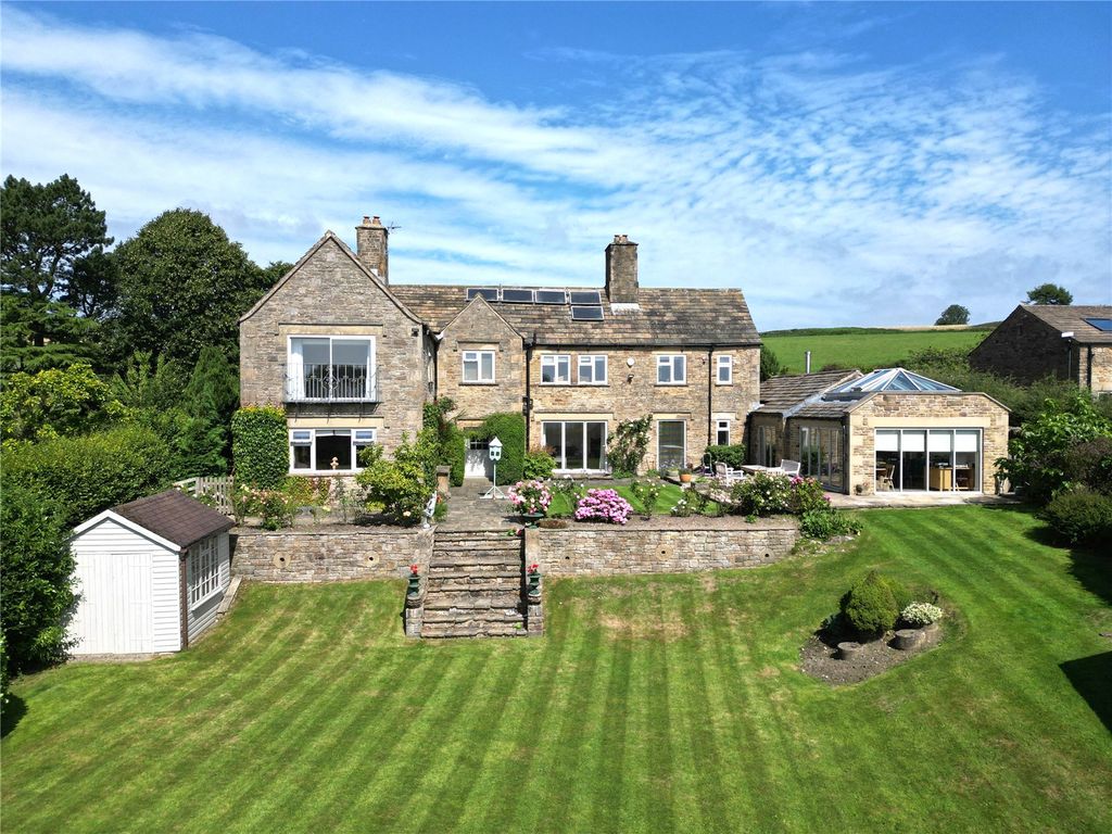 5 bed detached house for saleLittle Orchards, Holmesfield, Derbyshire S18