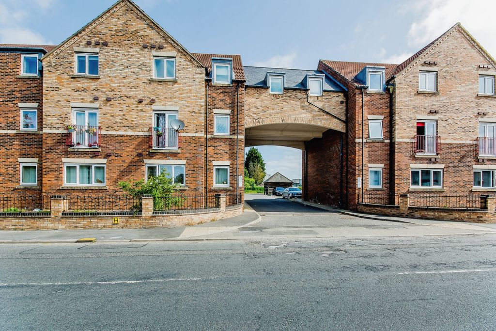 2 bed flat for saleCastle Square, Wyberton West Road, Boston, Lincolnshire PE21