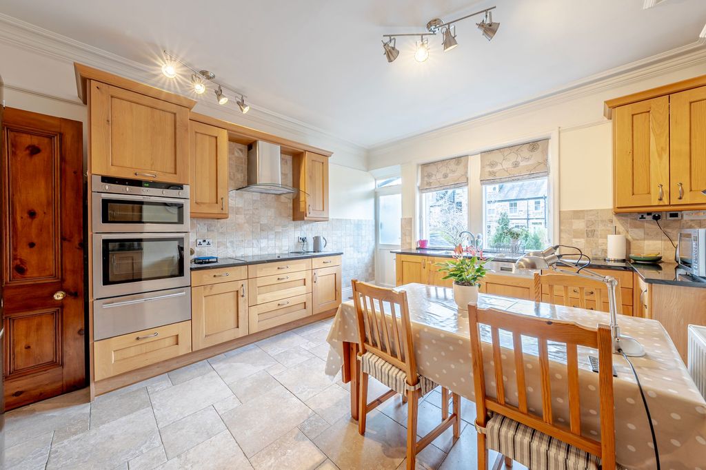 Additional image 6 of 3 bed flat for salePark Avenue, Harrogate HG2