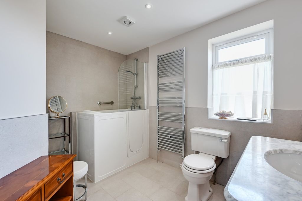 Additional image 13 of 4 bed detached house for saleThe Horseshoe, Tadcaster Road, York YO24