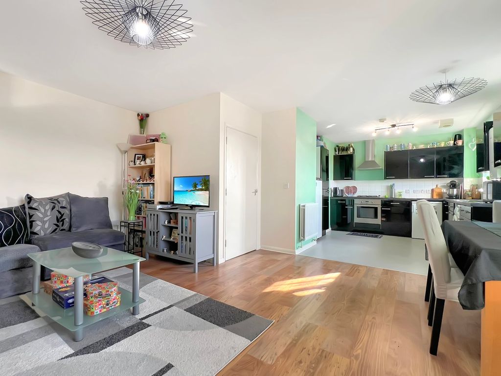 Additional image 2 of 2 bed flat for salePorters Field, Braintree CM7