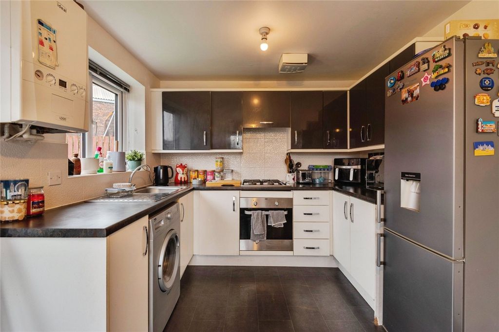3 bed detached house for saleSt. Joans Close, Bootle, Merseyside L20 photo 3