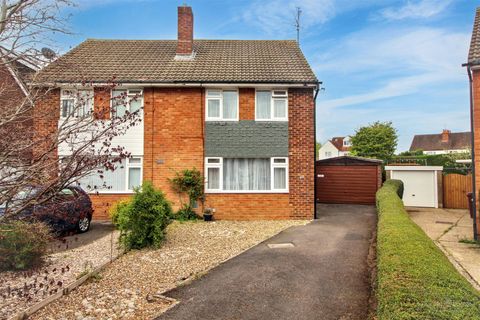 Vine Crescent, Reading RG30